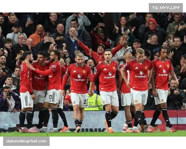 曼联边路进攻宽度利用充分 姆伯莫速度优势制造威胁